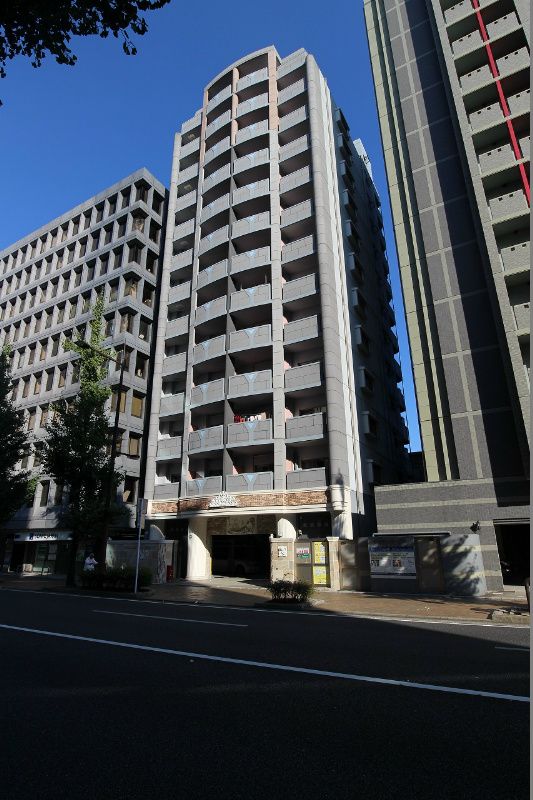 建物外観　名称の通り、こだわりのエントランス