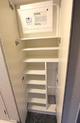 ＪＲ中央線 東中野駅 徒歩9分 9階建 築10年の外観写真