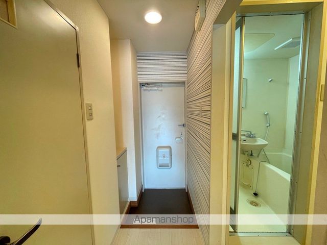 近鉄大阪線 堅下駅 徒歩3分 2階建 築28年の玄関写真