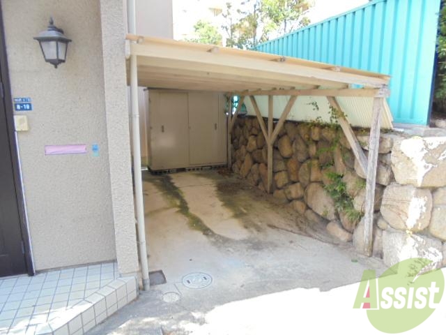 駐車場　こちらに車を。