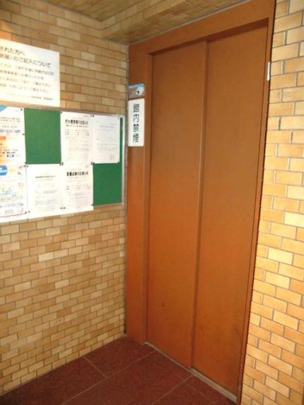 その他共有部分　落ち着いたロビーです