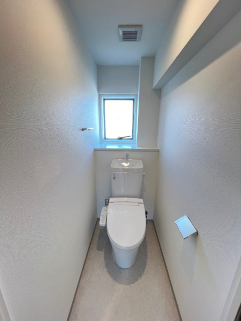 ソライエアイル草加氷川町A棟のトイレ写真