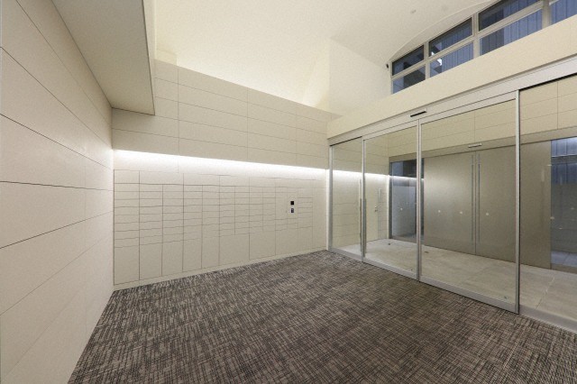 地下鉄東西線 西１８丁目駅 徒歩1分 14階建 築9年の外観写真