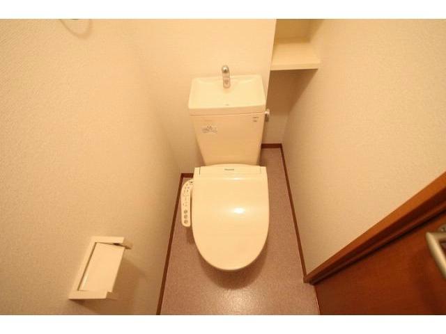 トイレ　他号室の写真になります。