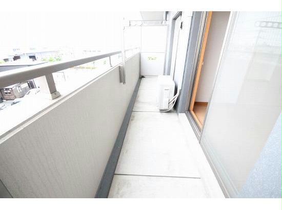 バルコニー　他号室の写真になります。