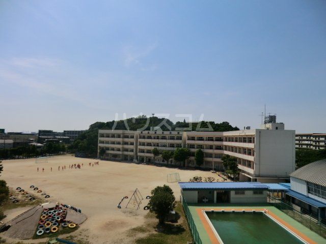 小学校　船橋市立芝山東小学校（小学校）まで845m