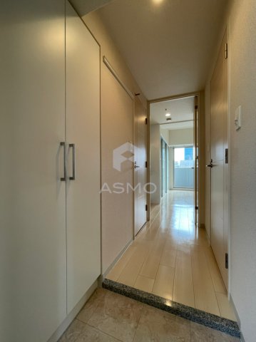 玄関　※建物内別間取参考写真