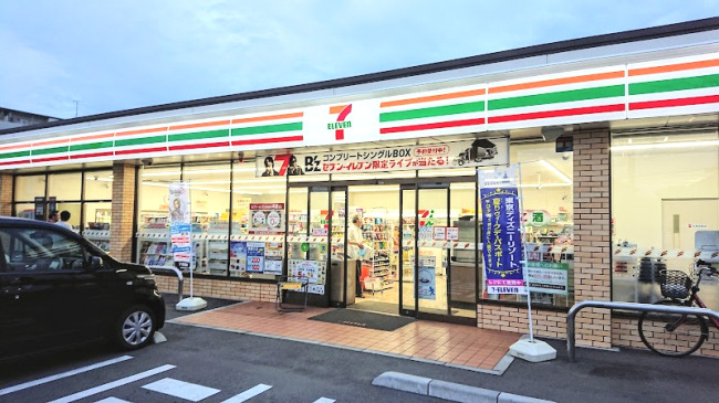 コンビニ　セブンイレブン 東久留米下里7丁目店（コンビニ）まで141m