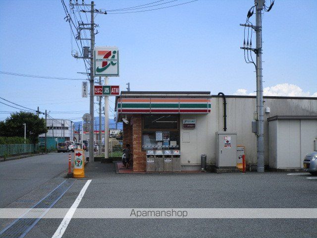 コンビニ　セブンイレブン（コンビニ）まで770m