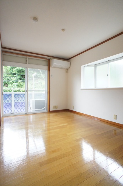 その他部屋・スペース　２面採光なので、明るく風通しのよい過ごしやすいお部屋です♪