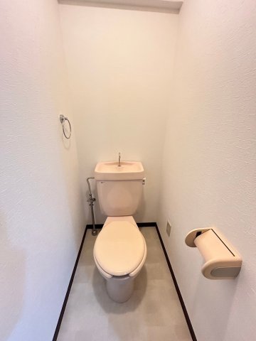 トイレ　別号室の画像です。ご参考下さい