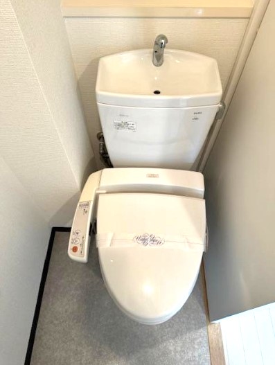 つくばエクスプレス 浅草駅 徒歩7分 11階建 築20年のトイレ写真