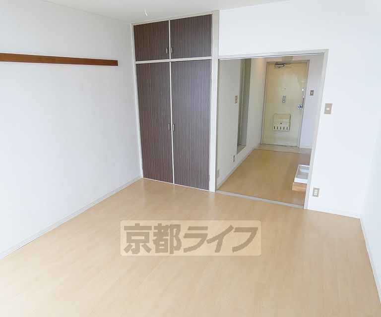 阪急京都線 西院駅 徒歩15分 3階建 築42年の居間写真