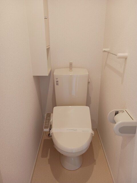 ＪＲ横浜線 町田駅 徒歩8分 3階建 築10年のトイレ写真