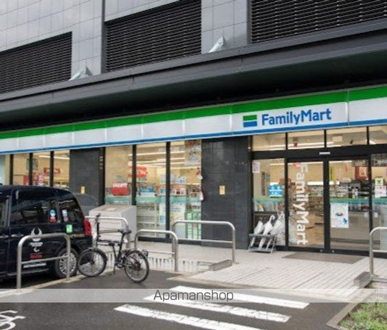 コンビニ　ファミリーマート 江東有明店（コンビニ）まで957m