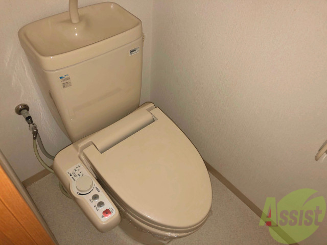 トイレ　各種機能付きなので安心してお過ごしください。