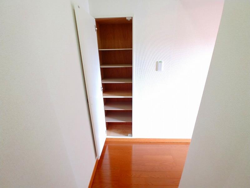 収納　靴箱　※画像は2階部屋