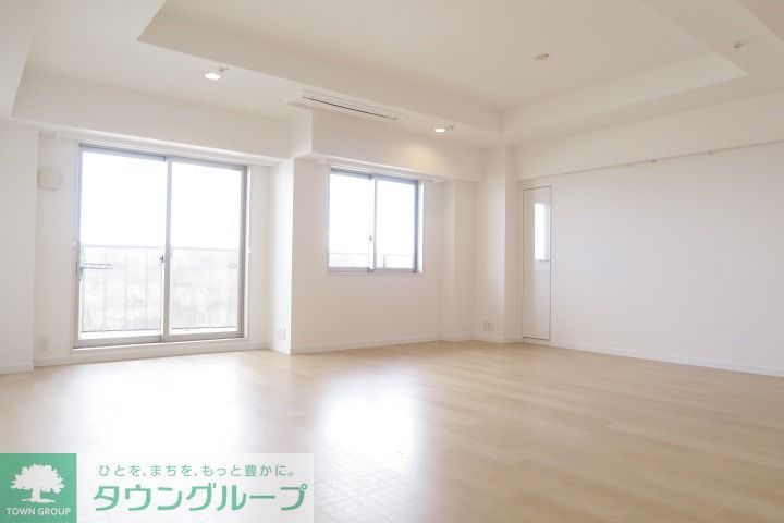 河田町ガーデン クラブフロアの居間写真