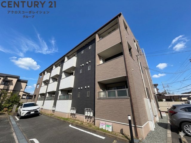 建物外観　敷地内に駐車場があります！
