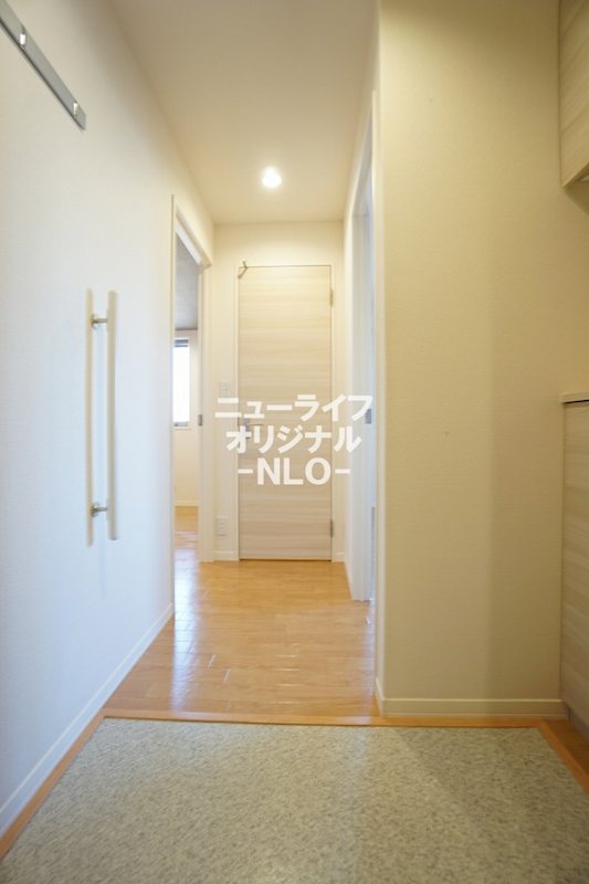 玄関　フラットで広々とした玄関☆シューズボックス付き☆