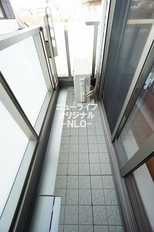 バルコニー　日中～午後まで日差しが届く南西向きのバルコニー☆