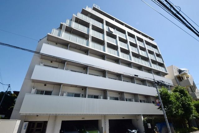 建物外観　★駅徒歩６分ほど★