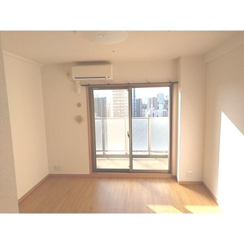 居室・リビング　※写真は同じマンションの違う部屋のものになります。