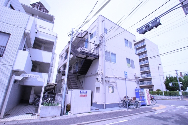 メゾン尾浜の外観写真