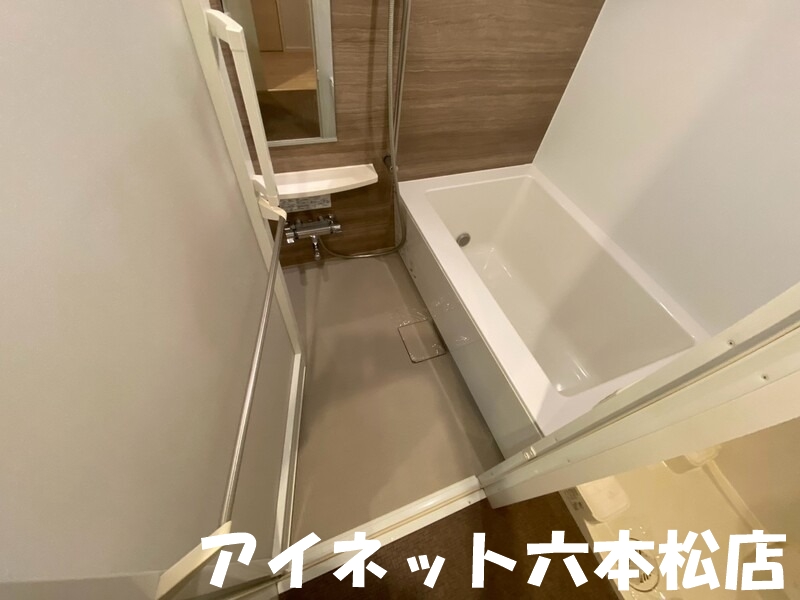 地下鉄七隈線 薬院大通駅 徒歩4分 14階建 築13年の風呂写真