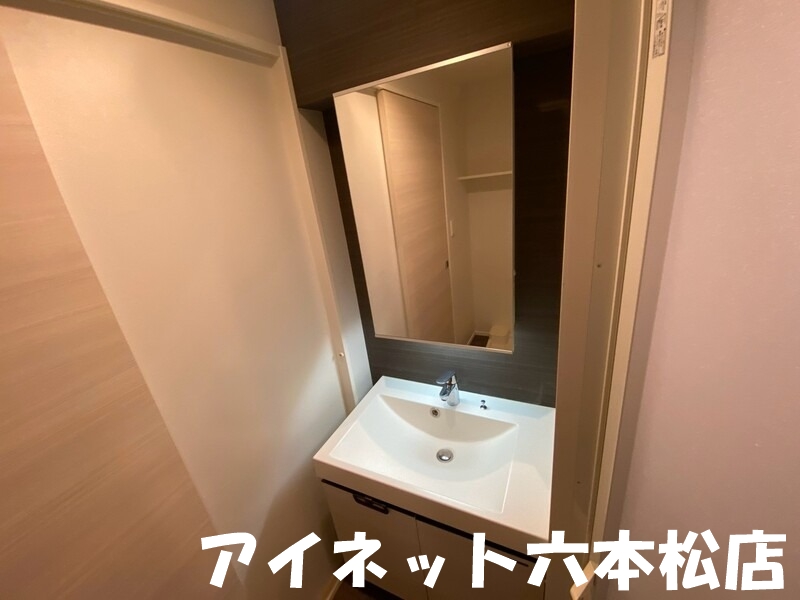 地下鉄七隈線 薬院大通駅 徒歩4分 14階建 築13年の内装写真