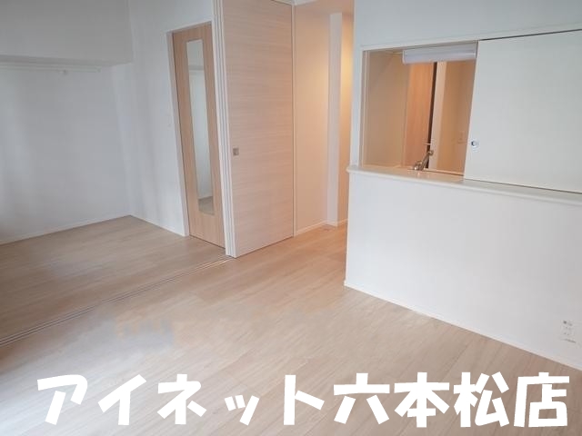 地下鉄七隈線 薬院大通駅 徒歩4分 14階建 築13年の内装写真