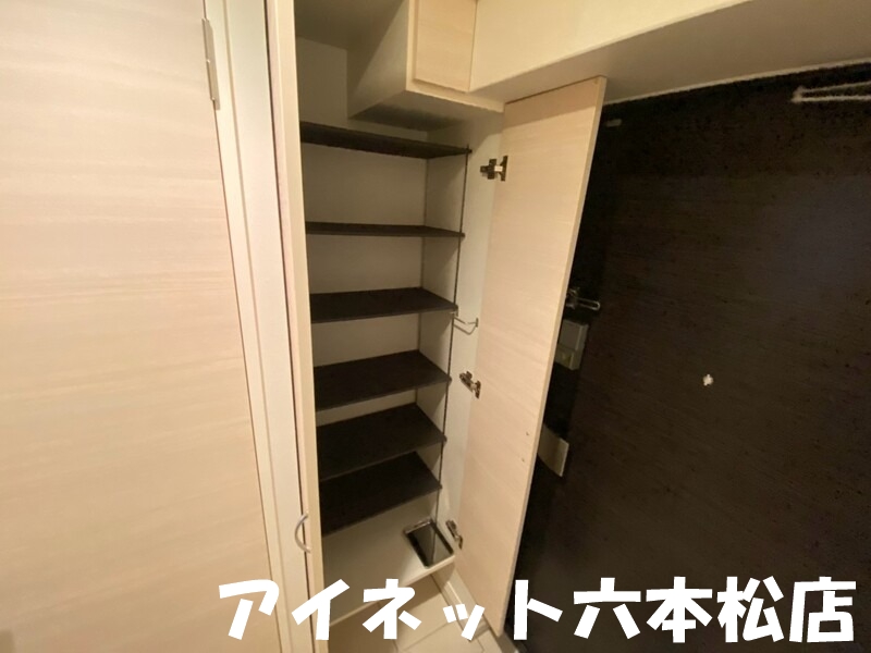 地下鉄七隈線 薬院大通駅 徒歩4分 14階建 築13年の玄関写真