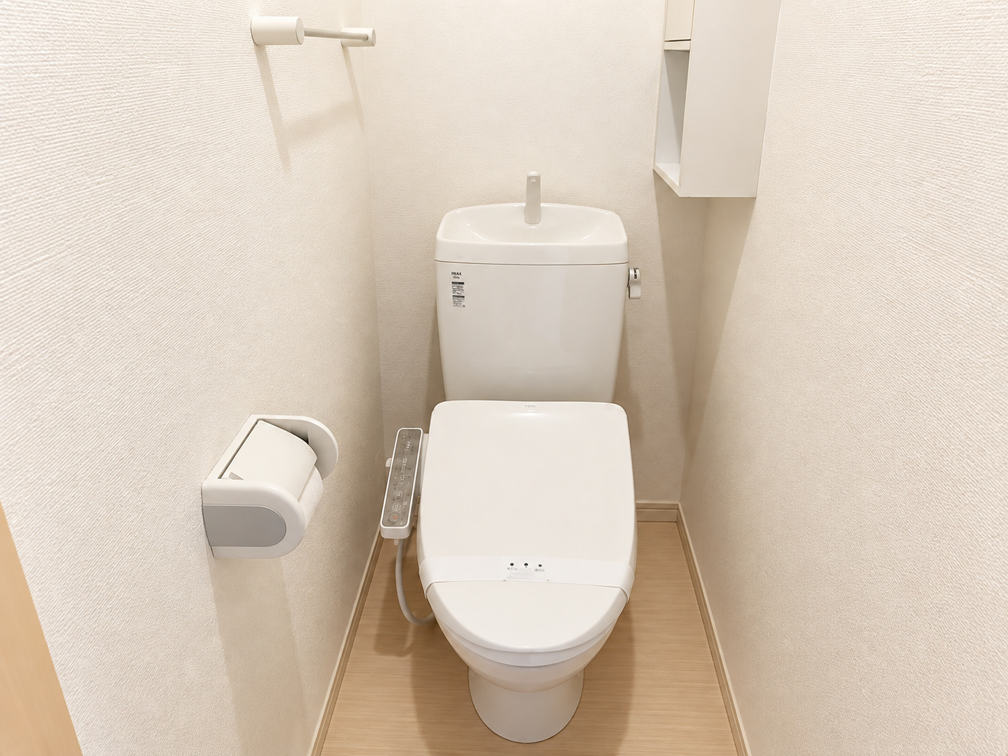 トイレ　暖房便座も完備◎