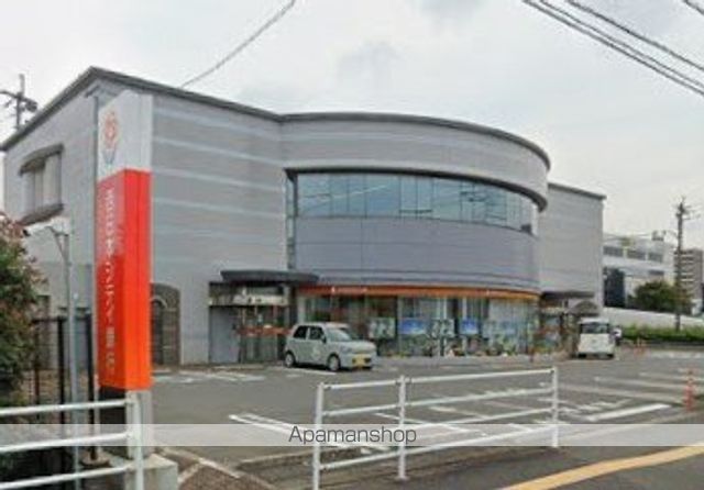 銀行　（株）西日本シティ銀行／古賀支店（銀行）まで304m