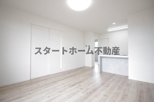 居室・リビング　こちらの居間で趣味の時間をお楽しみください