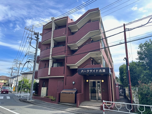 建物外観　エレベーター付なので、たくさんお買い物しても安心ですね♪