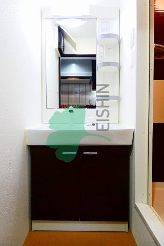 洗面設備　シンプルで使いやすい洗面台です！