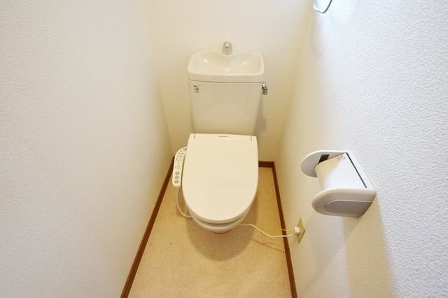 トイレ　★温便座、ウォシュレット付き★