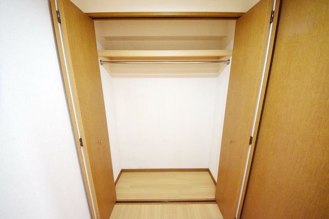 その他設備　★押し入れ収納完備★