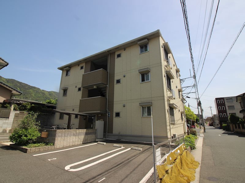 ラウンドシティ足原