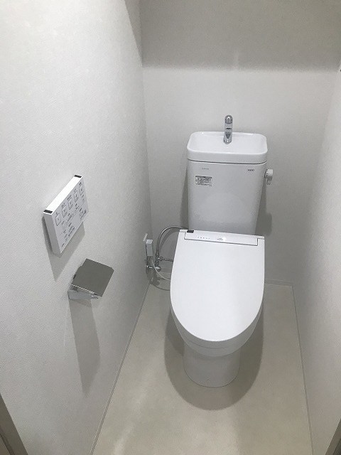 トイレ　※同建物、他室の参考写真になります。