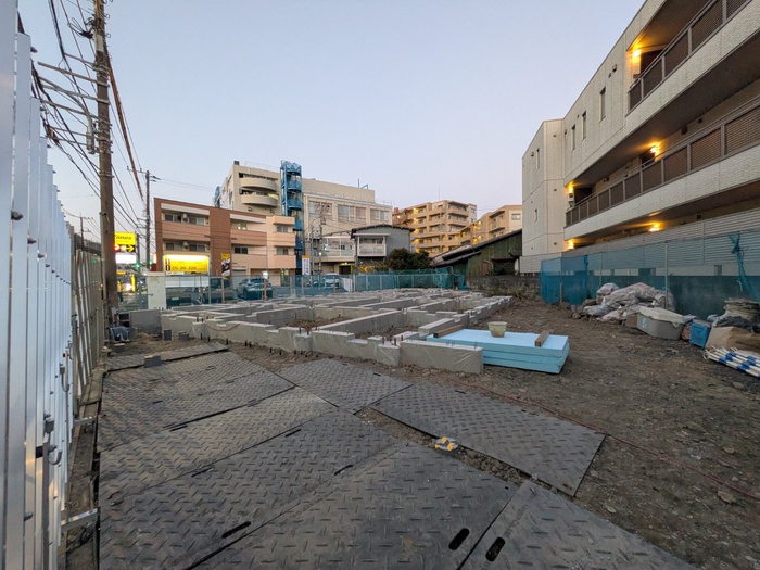 建物外観　建築中