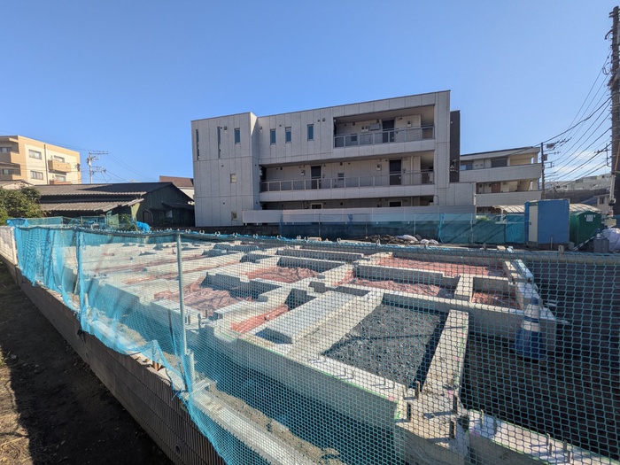 建物外観　建築中