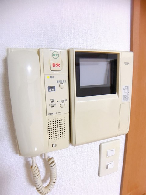 セキュリティ　【ＴＶモニタ付きインターフォン】掲載写真は全て現入居者入居前