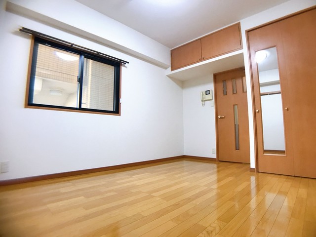 居室・リビング　【洋室】掲載写真は全て現入居者入居前の写真となります。