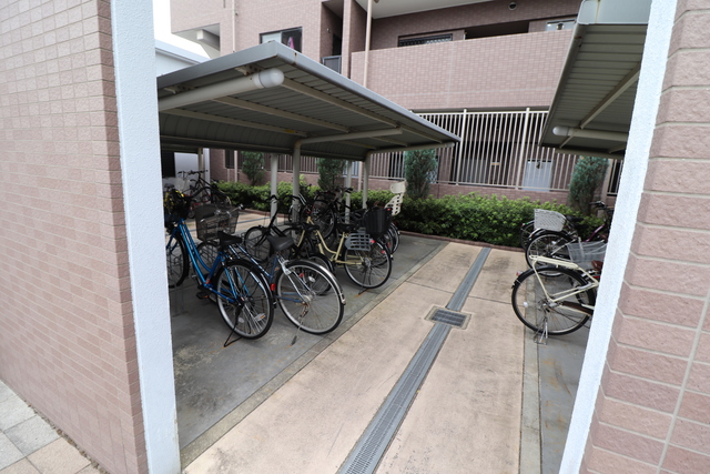 その他共有部分　屋根付き駐輪場