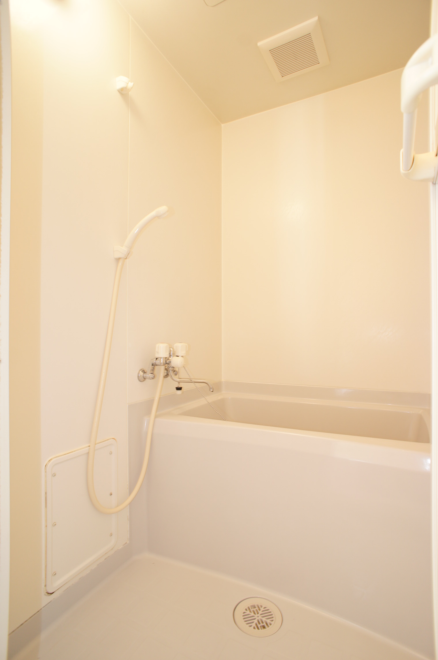 バス・シャワールーム　換気扇あります！