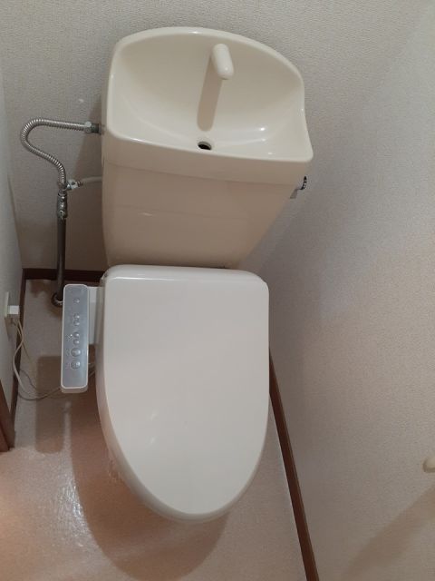 【有田市古江見のアパートのトイレ】