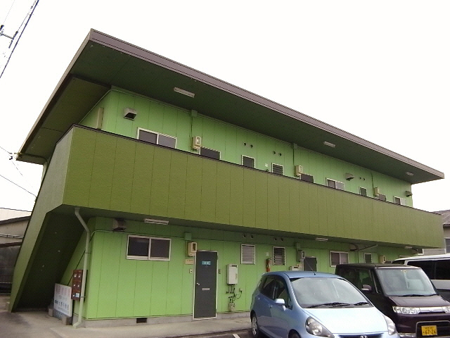 羽島市正木町須賀のアパートの建物外観