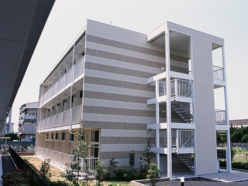 【八尾市南久宝寺のマンションの建物外観】